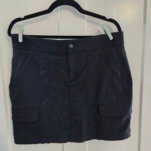 Athleta Trekkie 2.0 Black Skort, Size 12, Nylon, Spandex, Active Skirt, Pockets